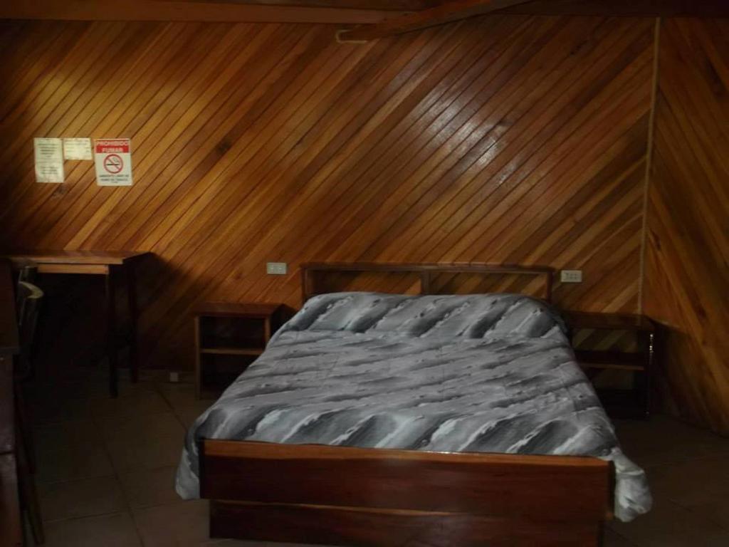 Hotel Las Fresas Del Volcan Poas Sabana Redonda Room photo