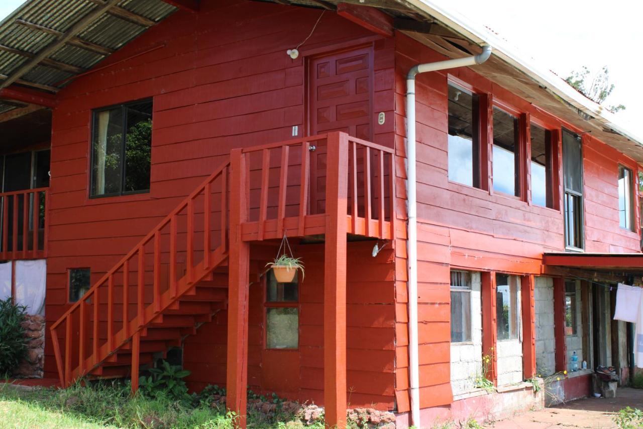 Hotel Las Fresas Del Volcan Poas Sabana Redonda Exterior photo