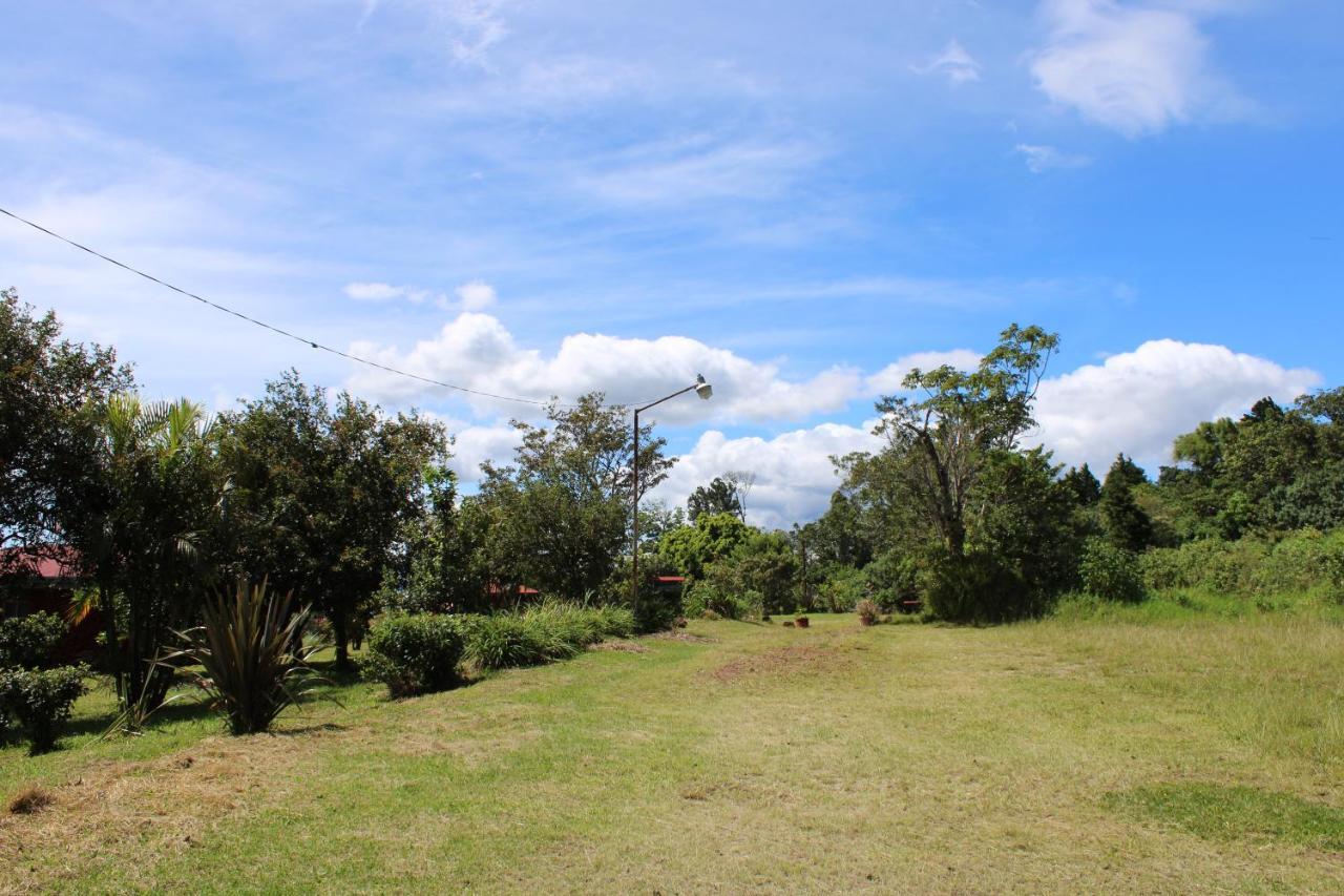 Hotel Las Fresas Del Volcan Poas Sabana Redonda Exterior photo